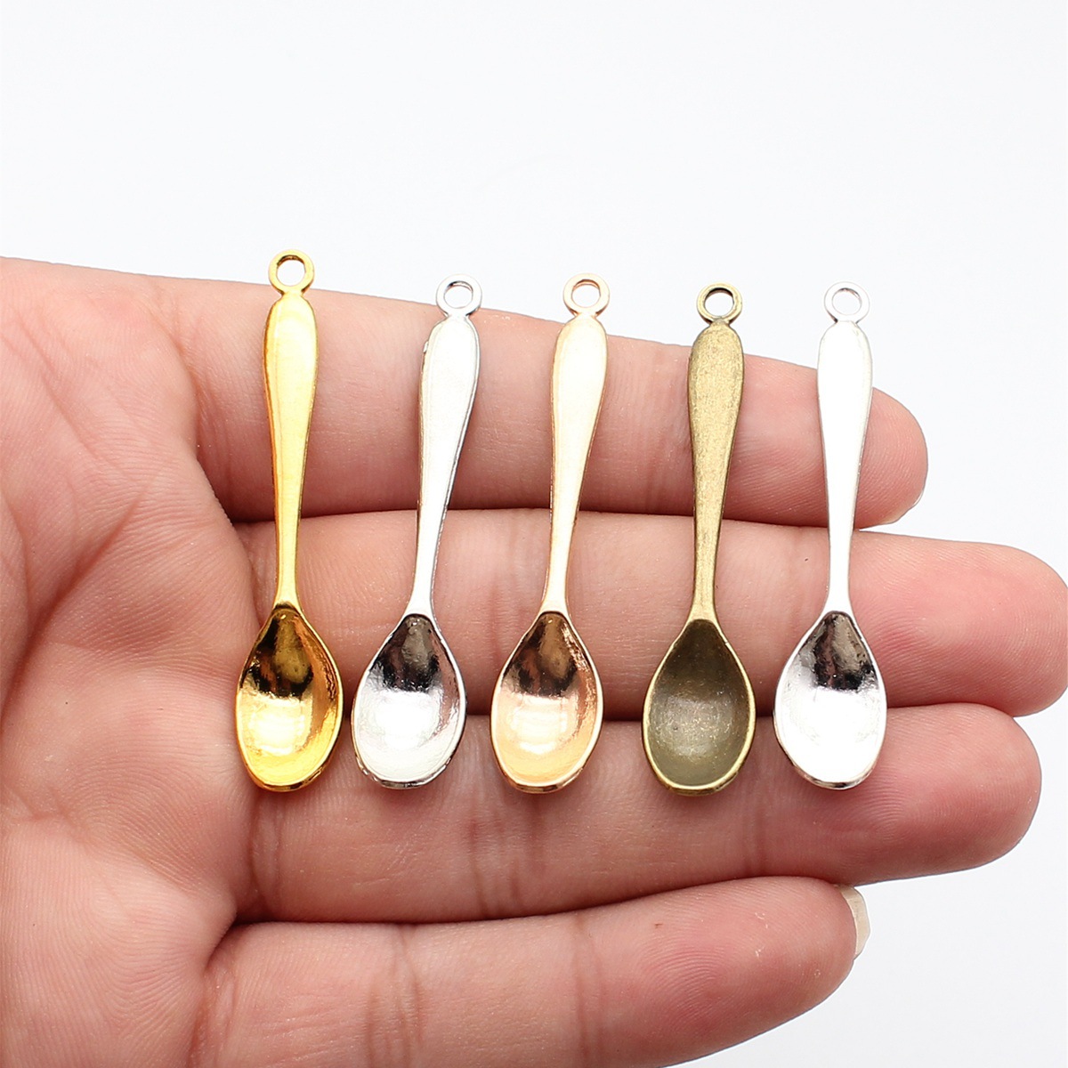 WYSIWYG 10個入り 54x11mm 5色 スプーンチ - Vintage Collectible Spoons のレビューと価格